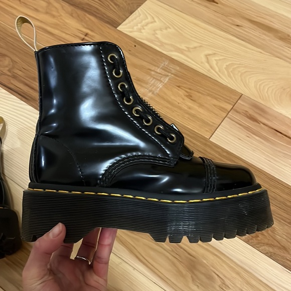 Doc Marten Vegan leather Sinclair platforms - Picture 7 of 9